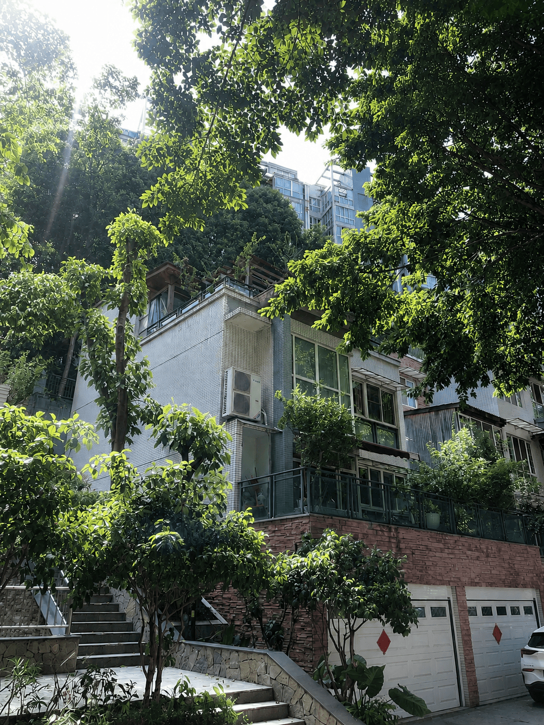 六盘水岛居岁月从容升级：小小岛老别墅加装蒂升悦行款电梯